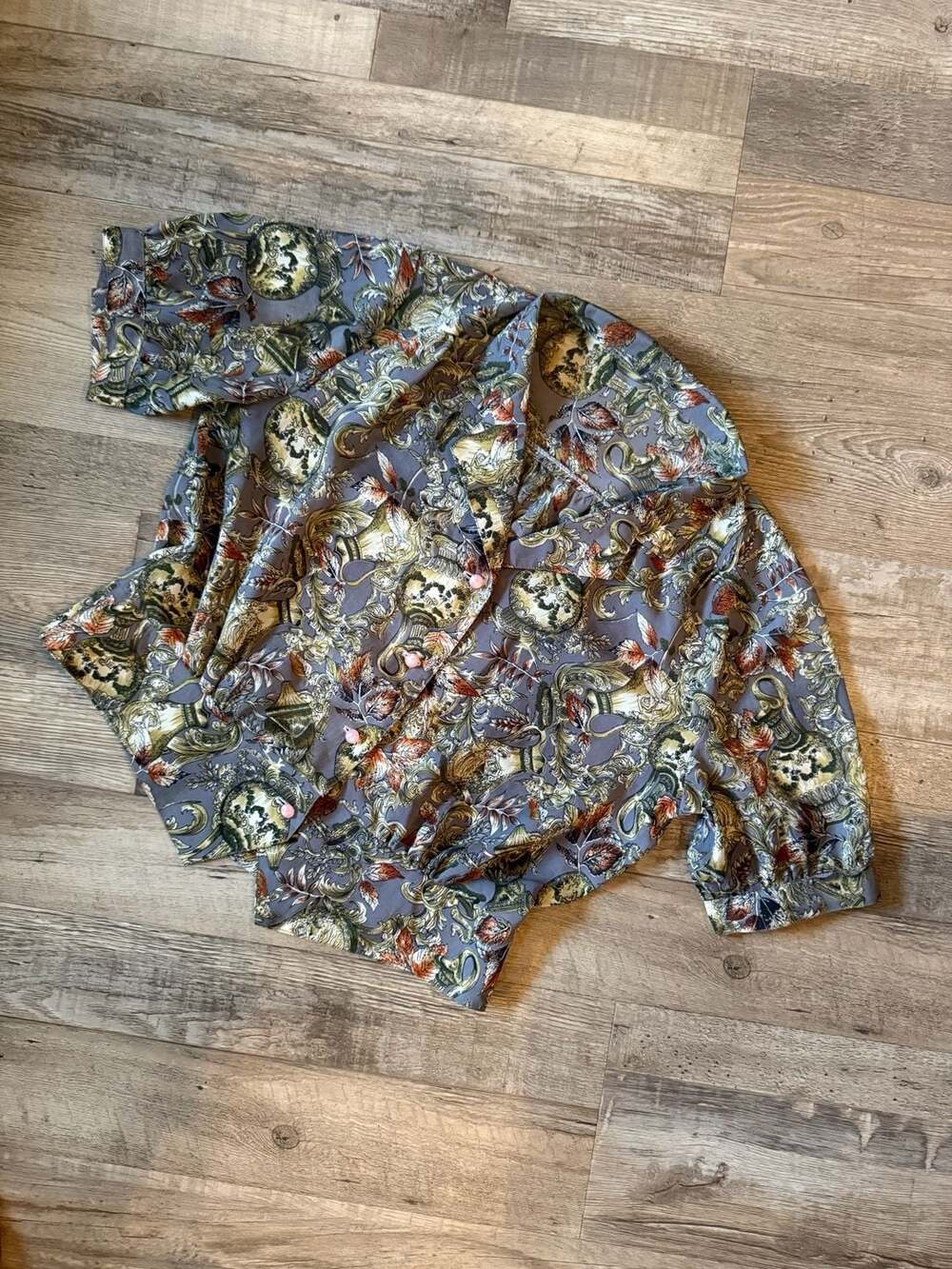 Vintage Print Silk Short Sleeve Button-Down Blouse size S